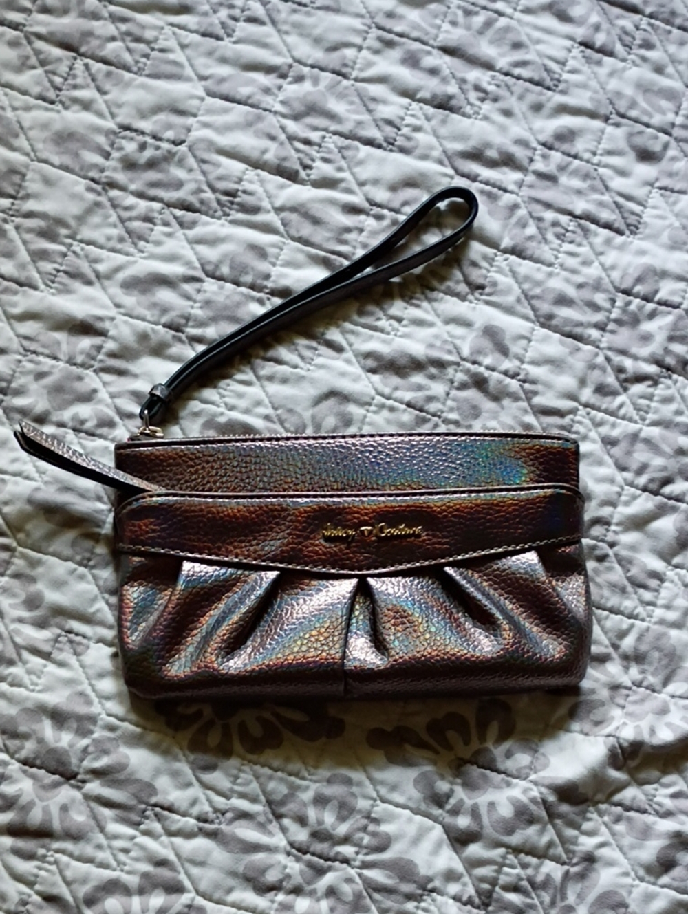 Juicy Couture Iridescent Lavender Wristlet Clutch